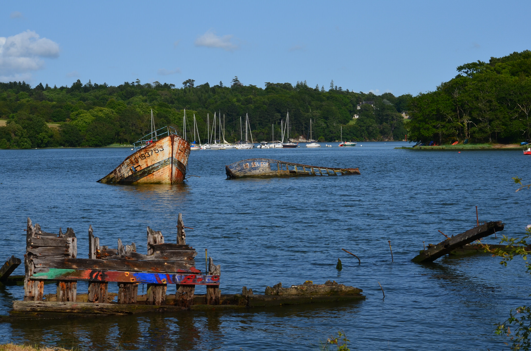 Cimetière de bateaux de Kerhervy à Lanester.