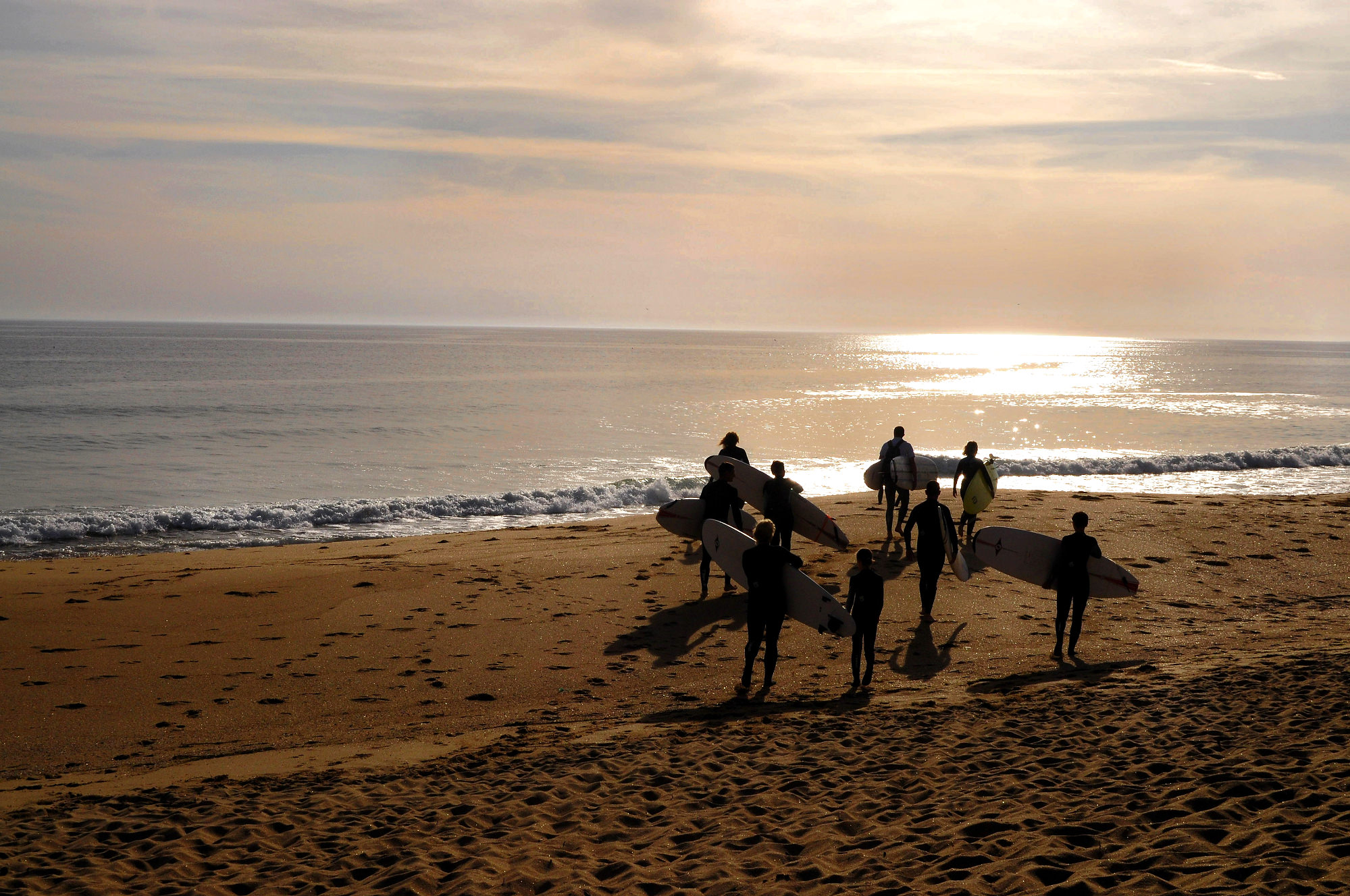 Ecole de surf au coucher de soleil au Fort Bloqué (Morbihan)