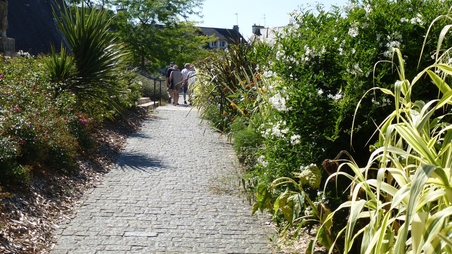 Balade dans le centre ville de Caudan