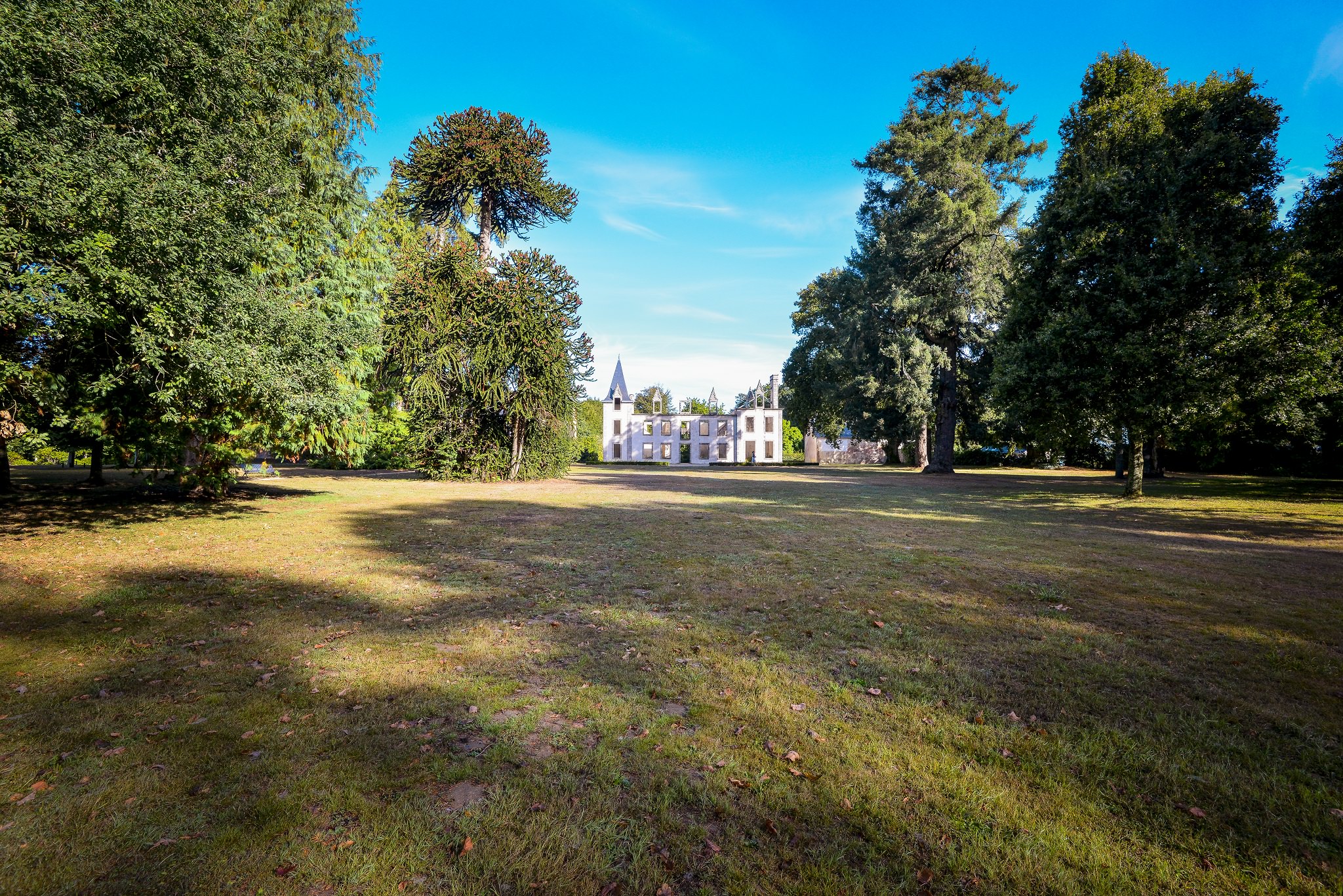 Gestel, domaine du Lain au loin