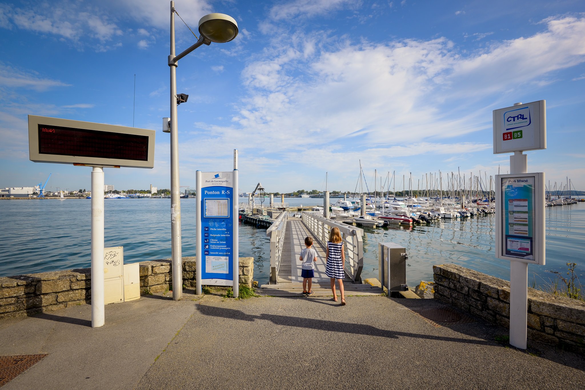 Embarcadère pour prendre le batobus au port de Pen Mané à Locmiquélic (Morbihan)