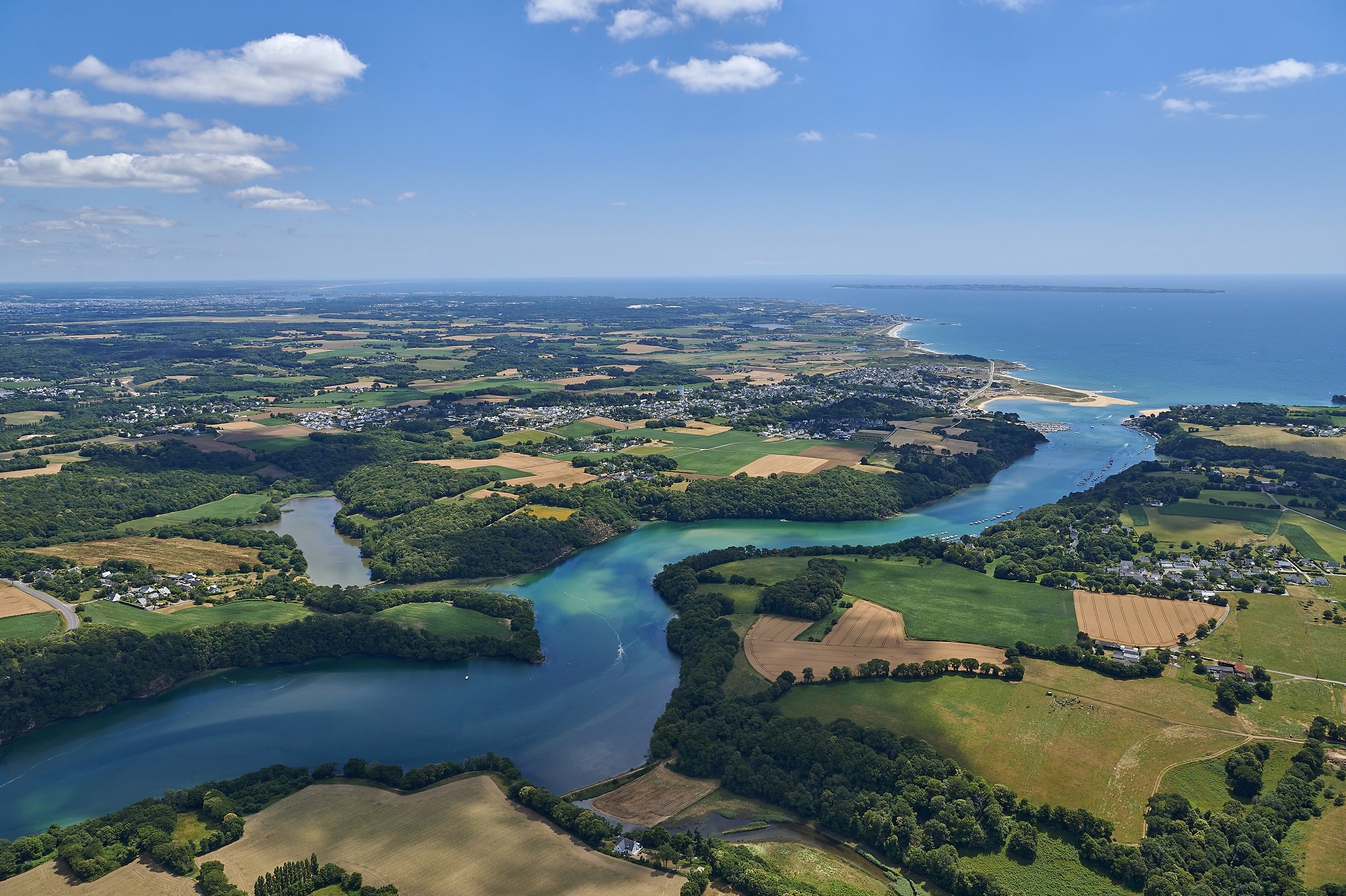 Vue aerienne riviere de la Laita