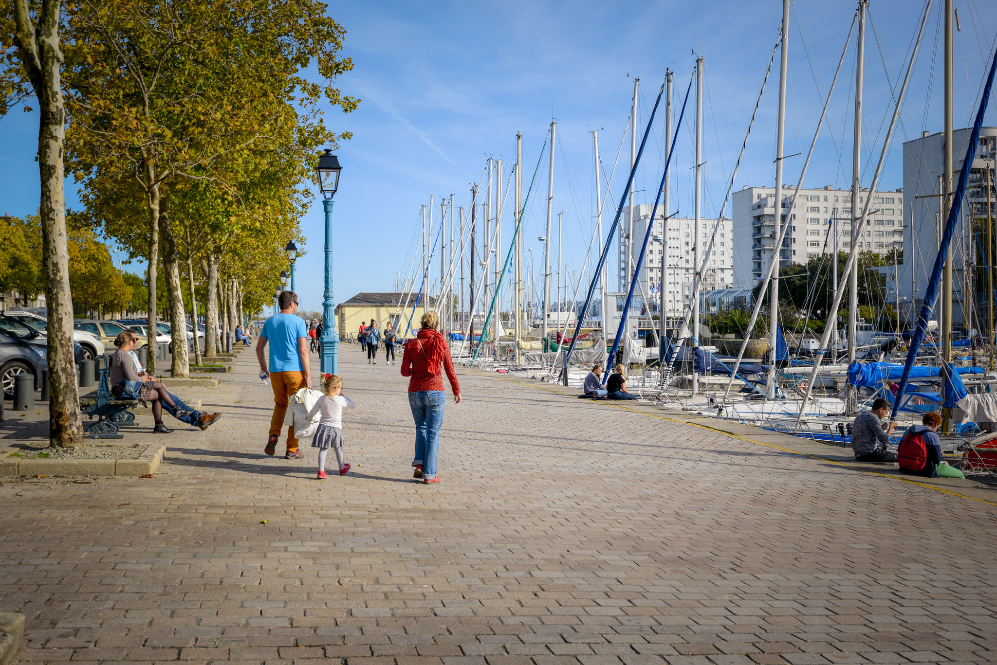 Promenade du quai des Indes le long du port de Lorient