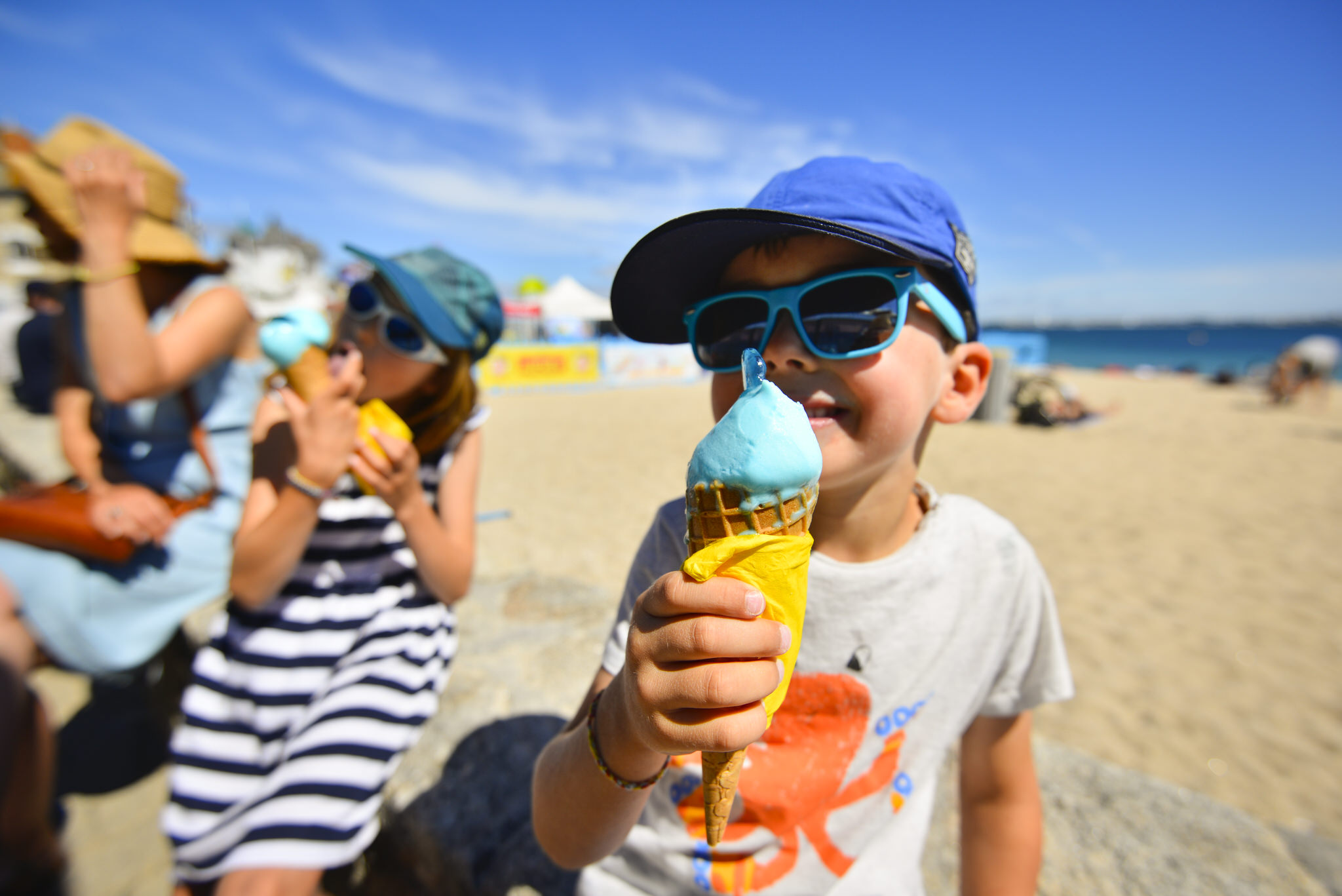 Déguster une glace sur la promenade de Port-Maria à Larmor-Plage