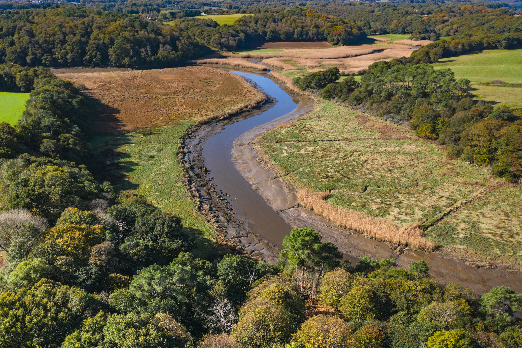 Quéven, les Paluds, à la croisée du Scave et du Scorff, rivière et vasières à marée basse entre Quéven et Caudan.