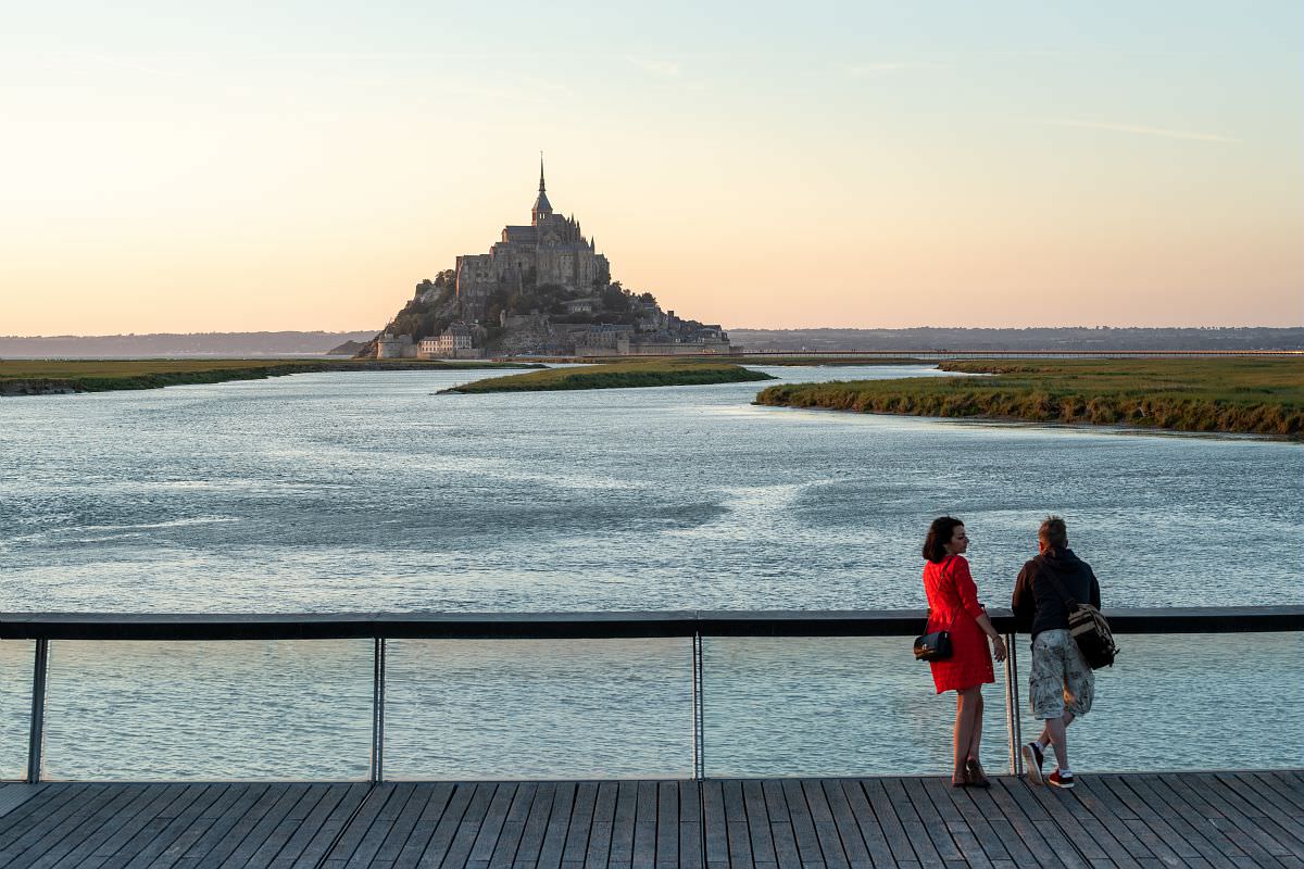 Coucher de soleil sur la baie du Mont Saint-Michel, Patrimoine Mondial de l'Unesco entre Bretagne et Normandie