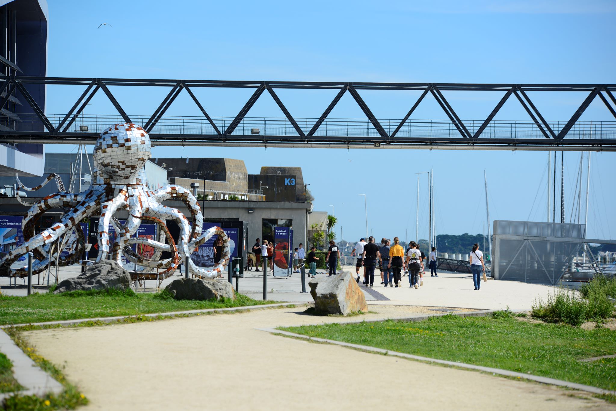 Promenade sur les quais de Lorient La Base (Morbihan)