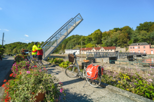 Cyclotourisme, balade à vélo sur le Chemin de Halage du Blavet entre Hennebont et Pontivy (Morbihan)