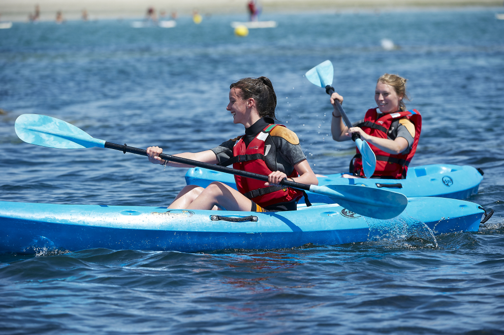 Location de Kayak avec Kerguelen Sports Océans à Larmor-Plage 