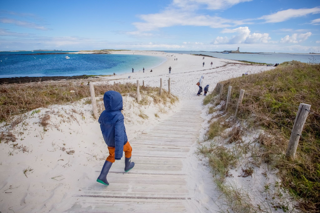 Balade à pied avec les enfants sur les plages de l'archipel des Glénan (Finistère)