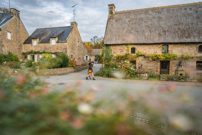 Balade au village de chaumières de Lanvaudan (Morbihan)