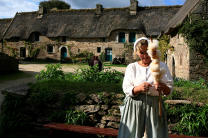 Reconstitutions historiques au village de Poul Fetan à Quistinic (Morbihan)