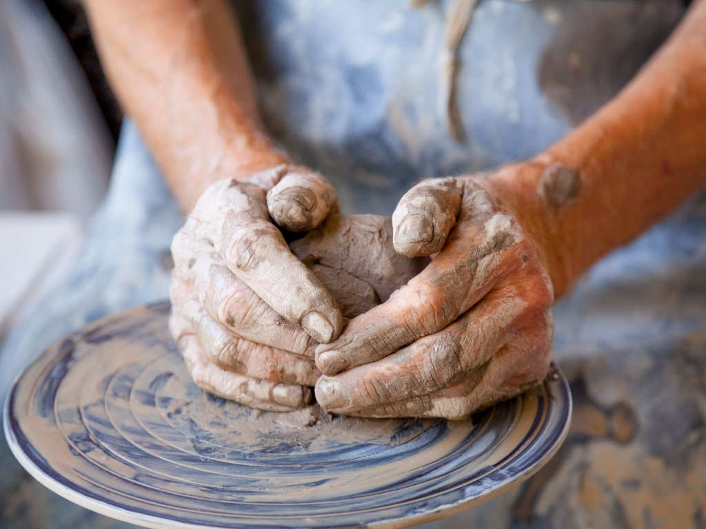 Cours, stage de poterie - Atelier tour céramique à Lorient (Morbihan)