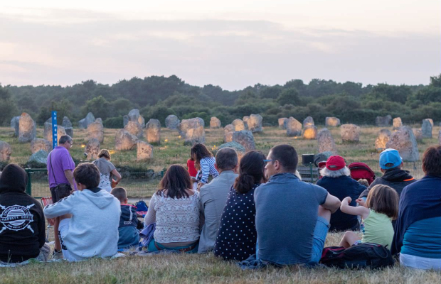 Spectacle sons et lumières aux alignements de Carnac