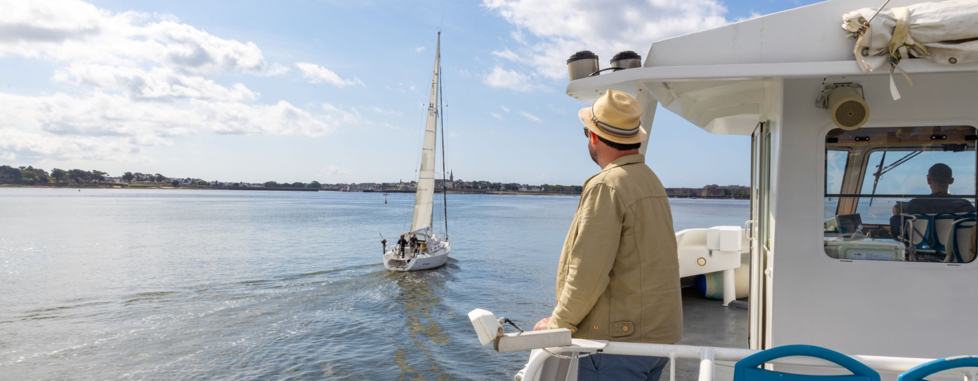 Bateau-bus sur la rade, transports en commun de Lorient (Morbihan)