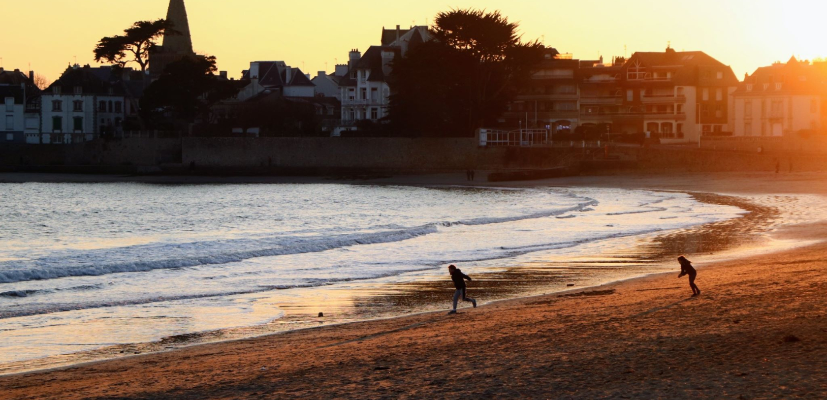 Coucher de soleil sur la plage de Toulhars à Larmor-Plage (Morbihan) - ©Benoît Pasquiou - LBST