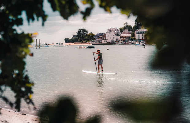 Stand-up paddle sur la Laïta, à Guidel-Plages (Morbihan)