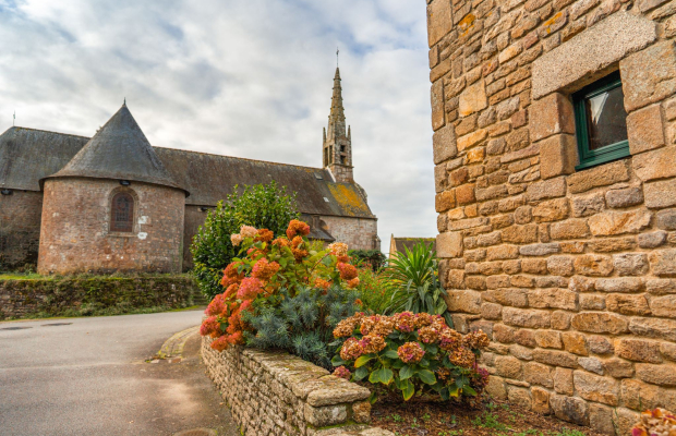 Eglise du village de chaumières de Lanvaudan (Morbihan)