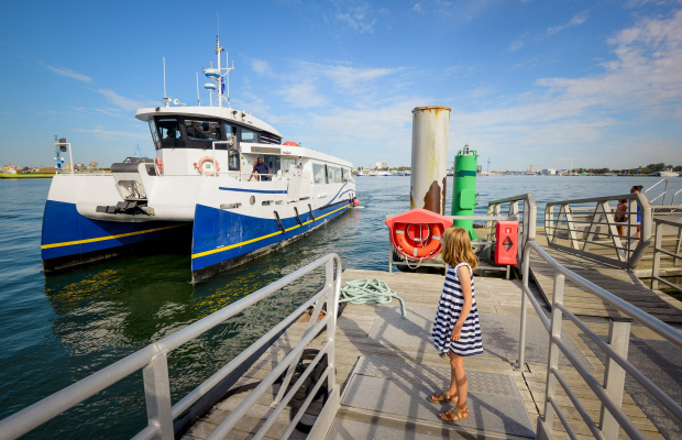 Embarcadère pour prendre le bateau bus au port de Pen Mané à Locmiquélic (Morbihan)