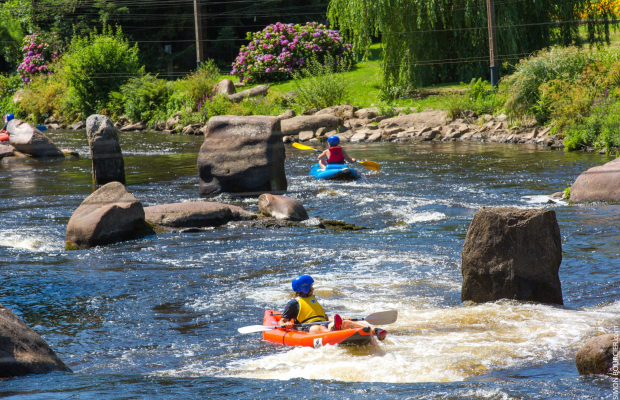 Kayak au Parc d'eau vive à Inzinzac-Lochrist (Morbihan)