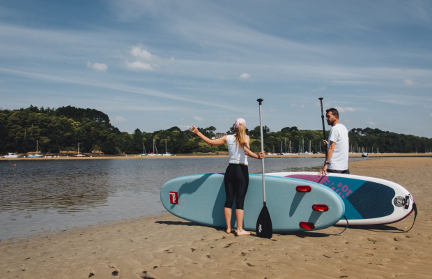 Stand-up paddle sur le bord de la Laïta à Guidel (Morbihan)