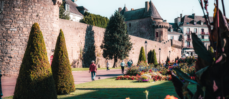 Jardins et Les remparts de la ville d'Hennebont