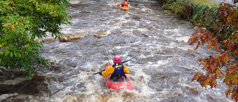 Inguiniel -Berné, descente en canoë-Kayak sur le Scorff dans la forêt de Pont-Calleck