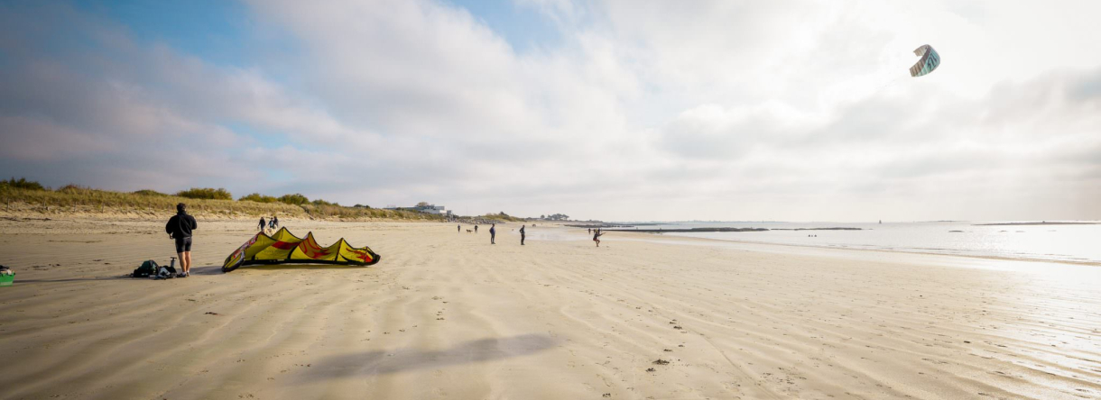 Kite-surf à la plage de Kerguelen à Larmor Plage (Morbihan)