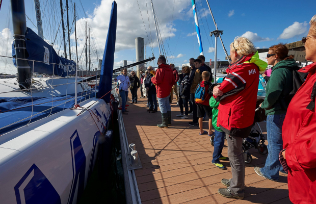 Visite guidée sur les pontons du pôle course au large de Lorient La Base (Morbihan)